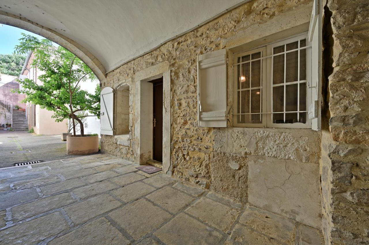 Appartement Au Calme En Plein Centre-Ville Nîmes Exterior foto